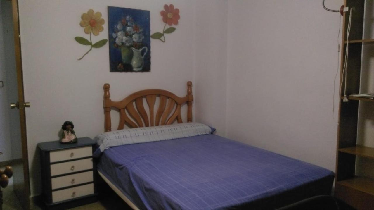 Piso Muy Amplio En Malaga . Apartment Exterior photo